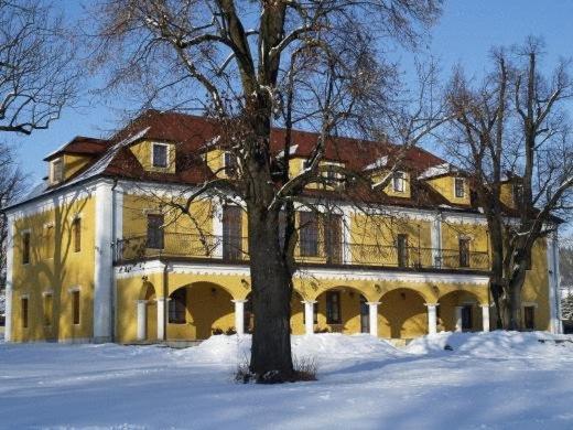 Kastiel Lucivna Hotel ภายนอก รูปภาพ