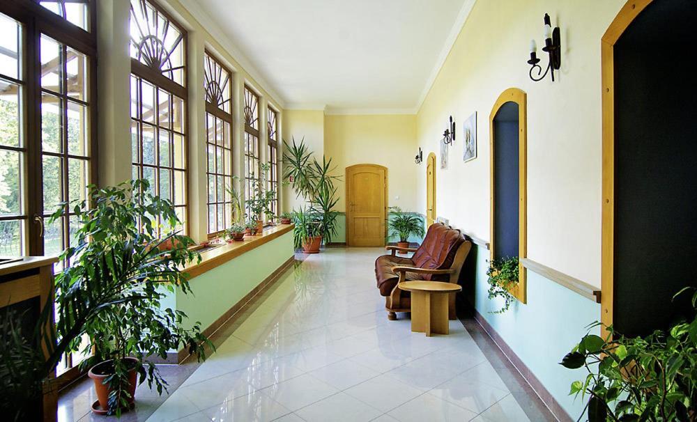 Kastiel Lucivna Hotel ภายนอก รูปภาพ