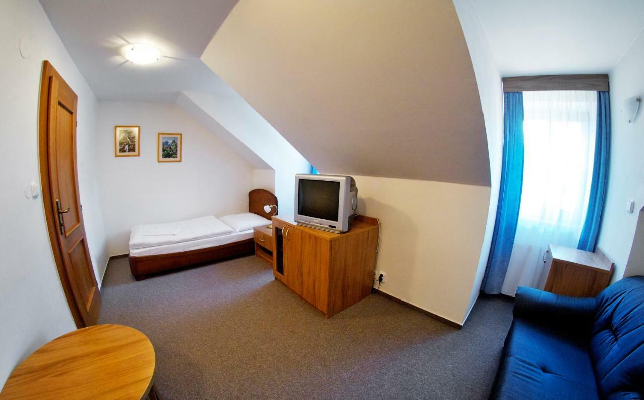 Kastiel Lucivna Hotel ภายนอก รูปภาพ