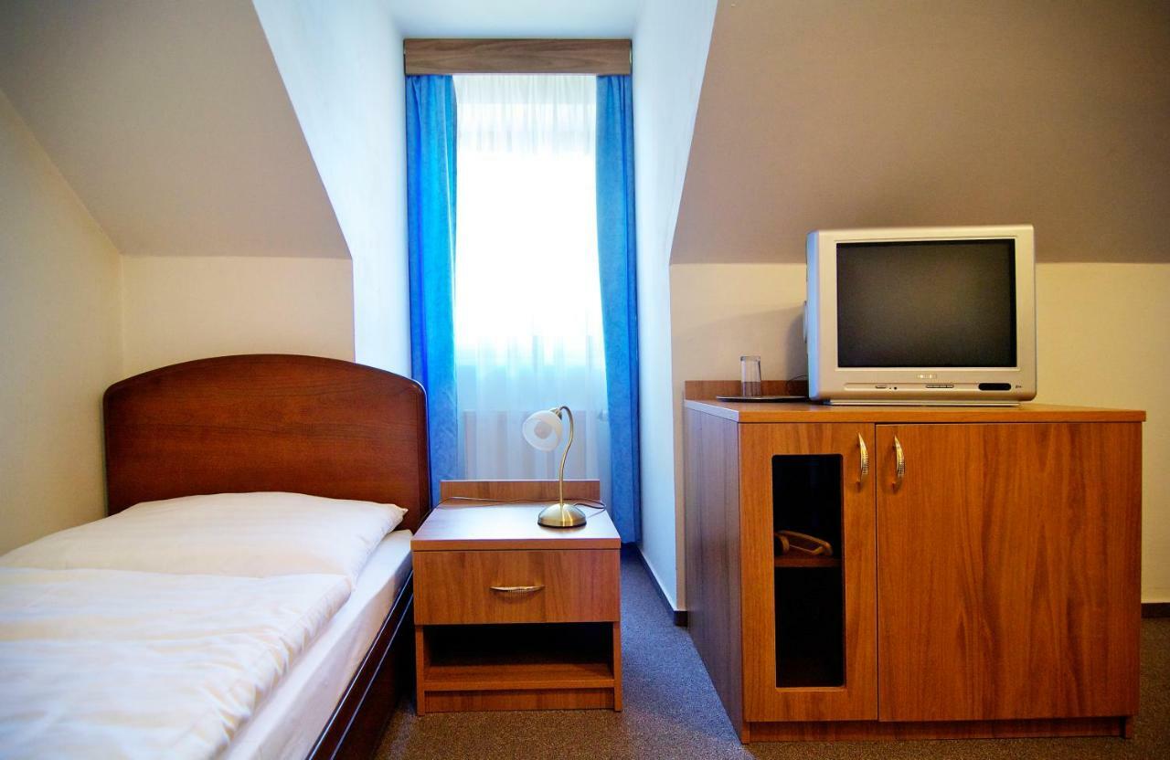 Kastiel Lucivna Hotel ภายนอก รูปภาพ